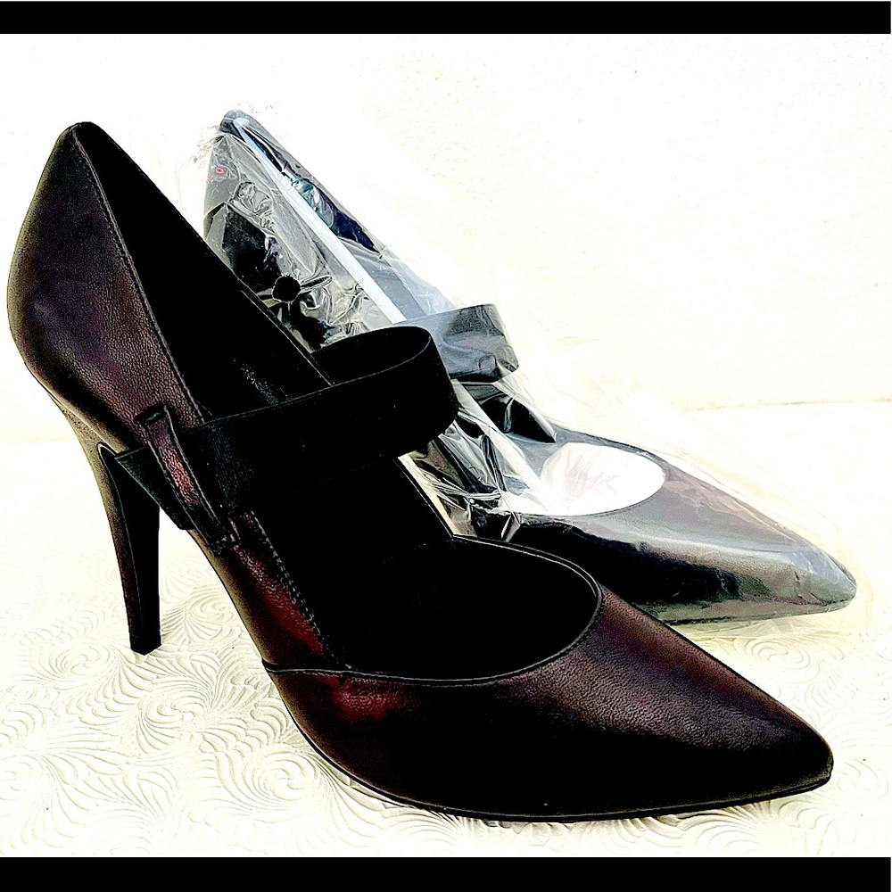 NWT Marcella pumps black 4” heels all leather w/ band of elastic across instep